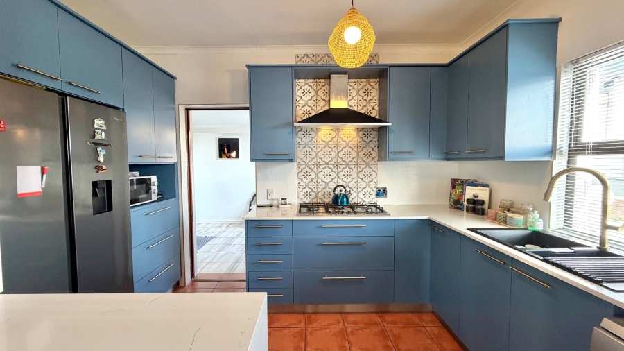 3 Bedroom Property for Sale in Mountainside Western Cape